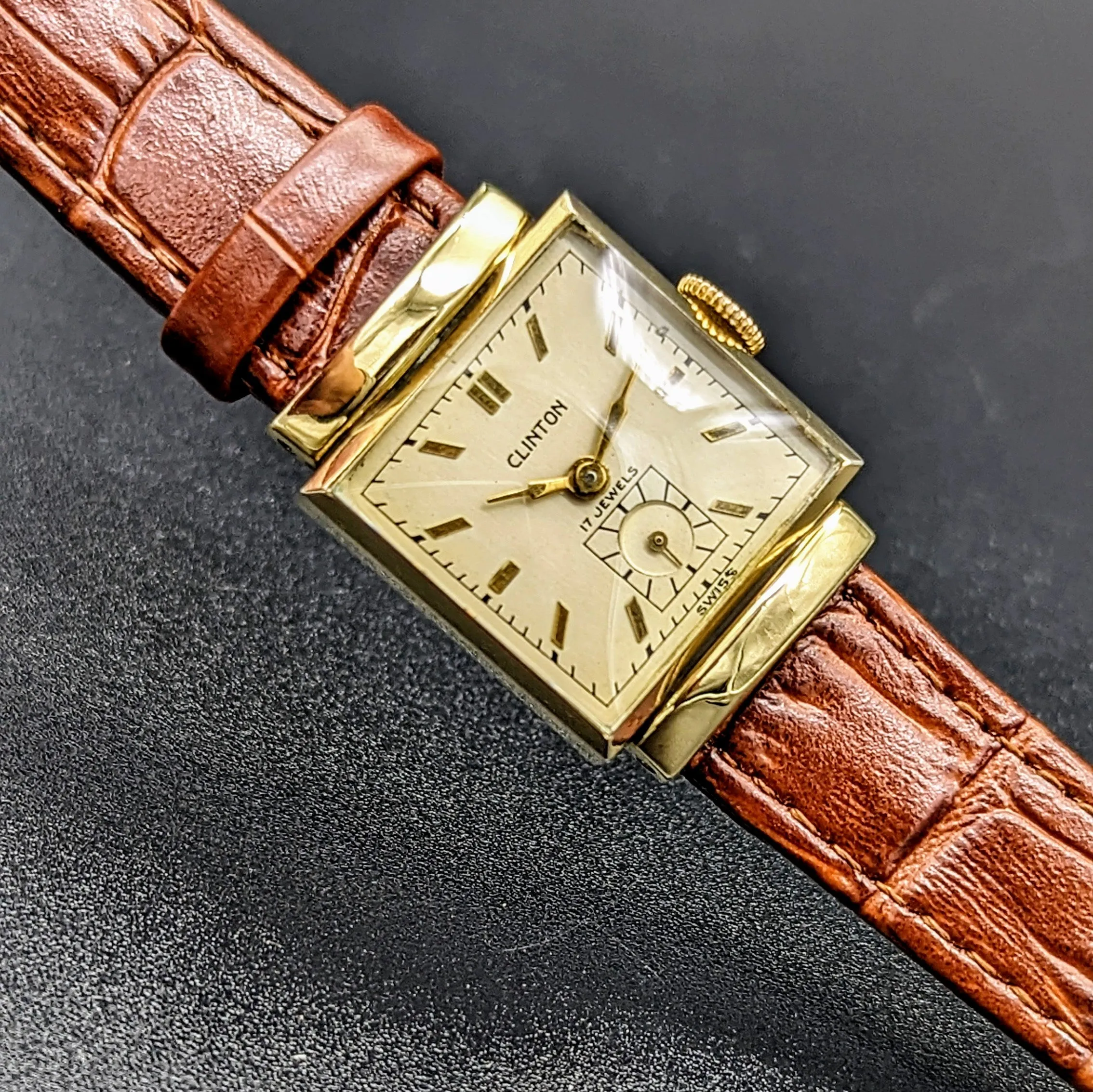 1940's CLINTON Watch 17 Jewels 23mm Fancy Lug Design Vintage Swiss Wristwatch