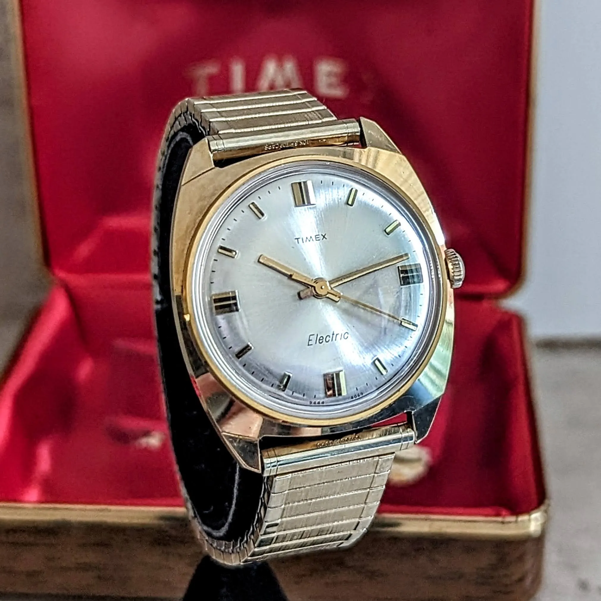 1969 TIMEX Electric Wristwatch Ref. 9444 Watch - In Box! New Battery!