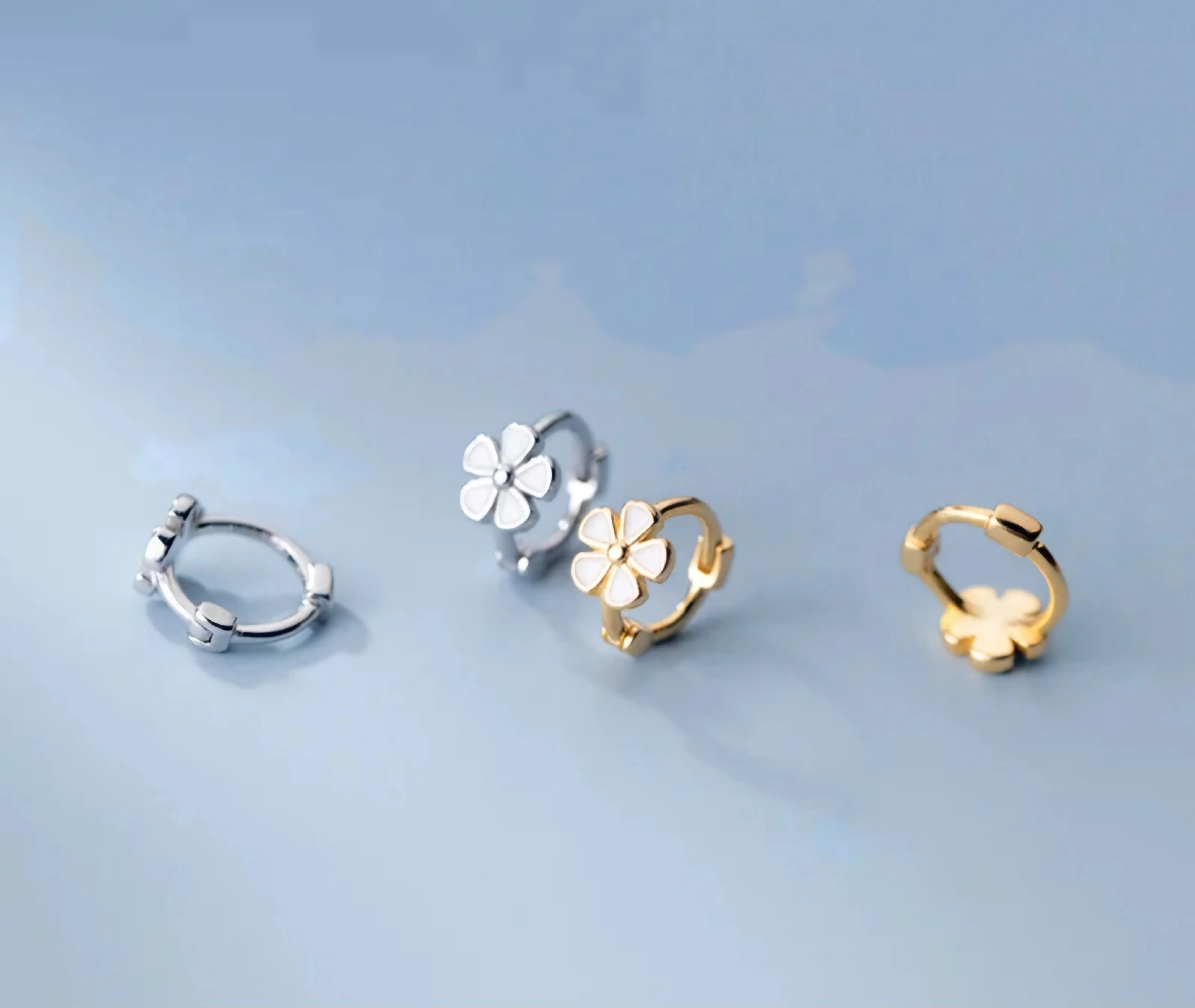 925 Sterling Silver Tine Enamel Sweet Flower Hoop Earrings.