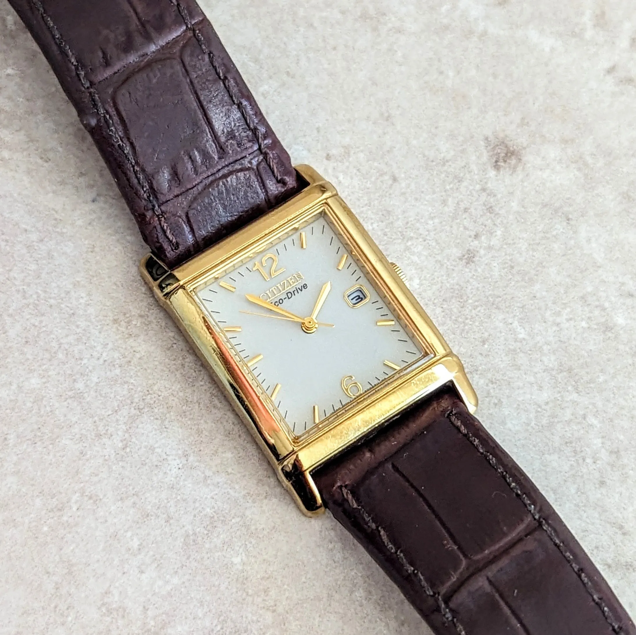 CITIZEN Eco-Drive Watch Date Indicator Quartz Vintage Wristwatch B011-S071003