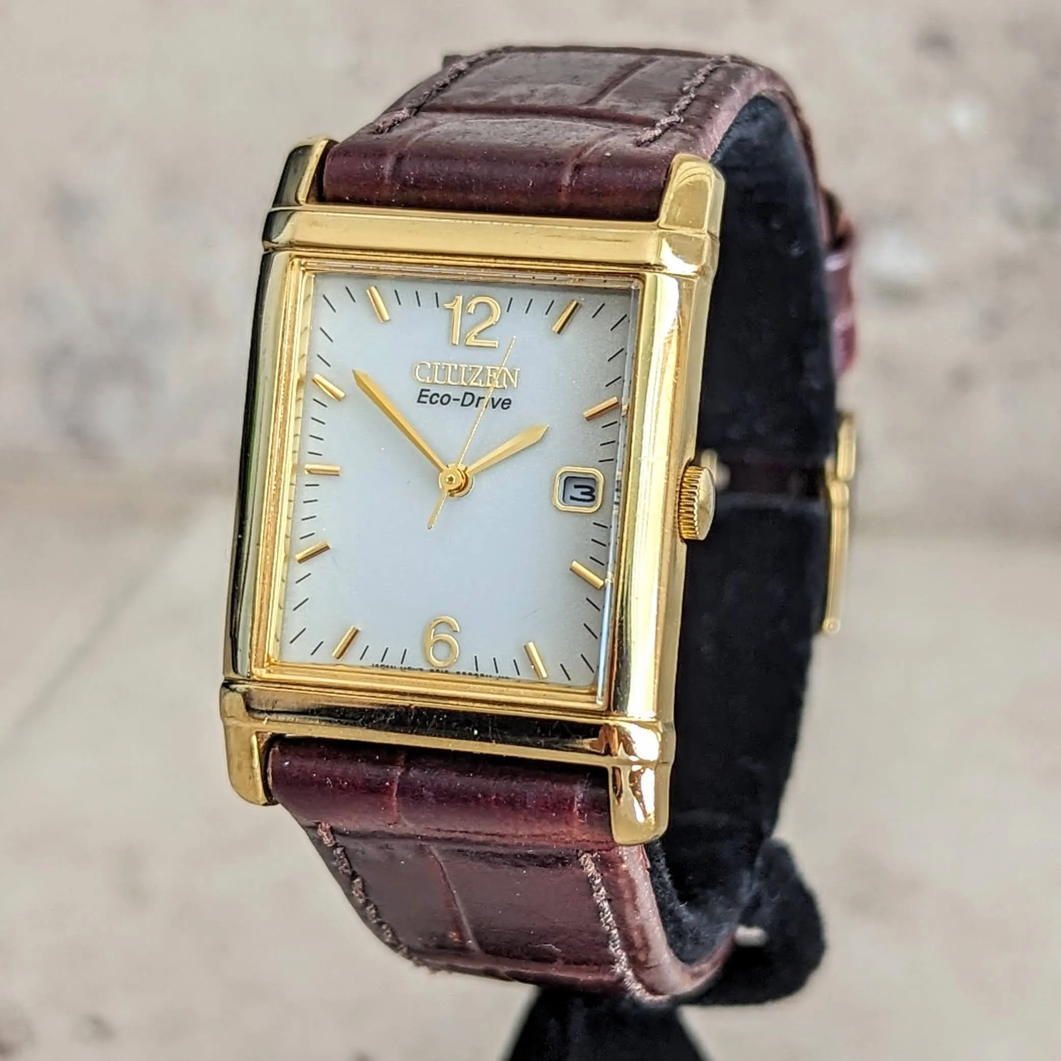 CITIZEN Eco-Drive Watch Date Indicator Quartz Vintage Wristwatch B011-S071003