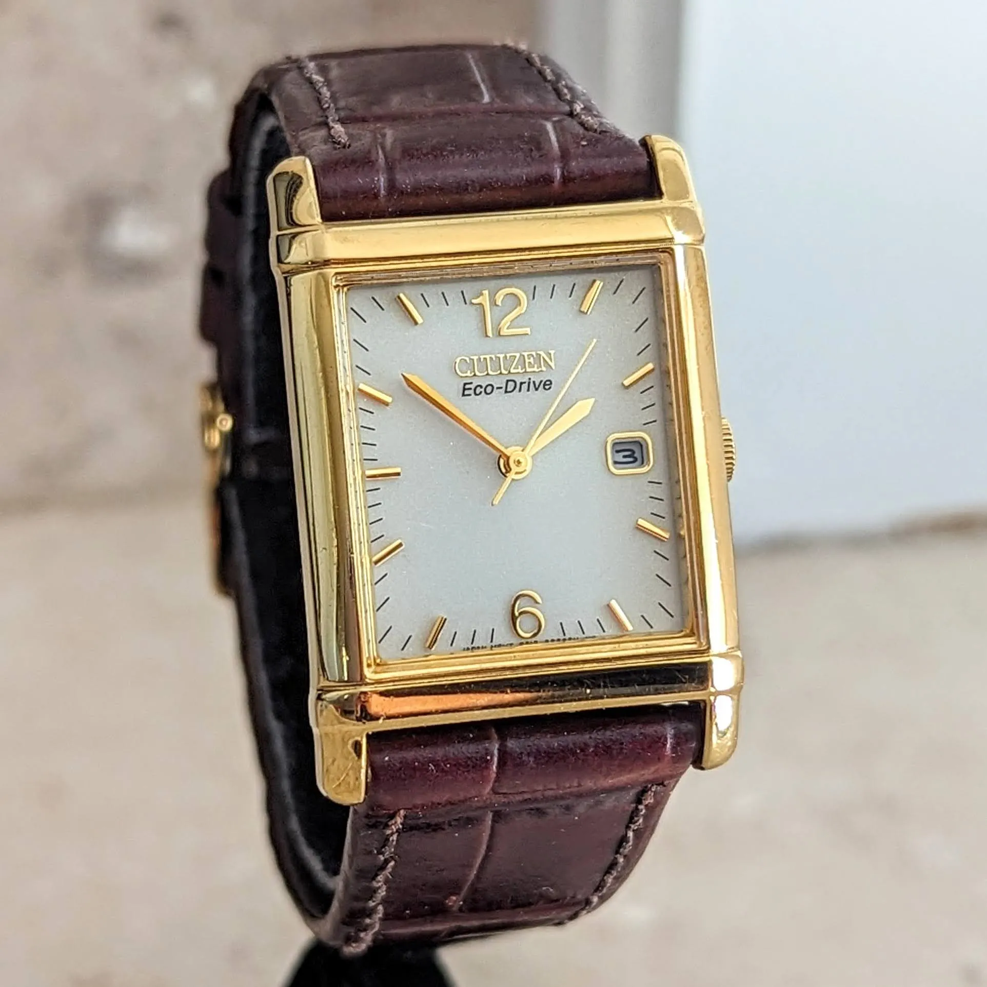 CITIZEN Eco-Drive Watch Date Indicator Quartz Vintage Wristwatch B011-S071003