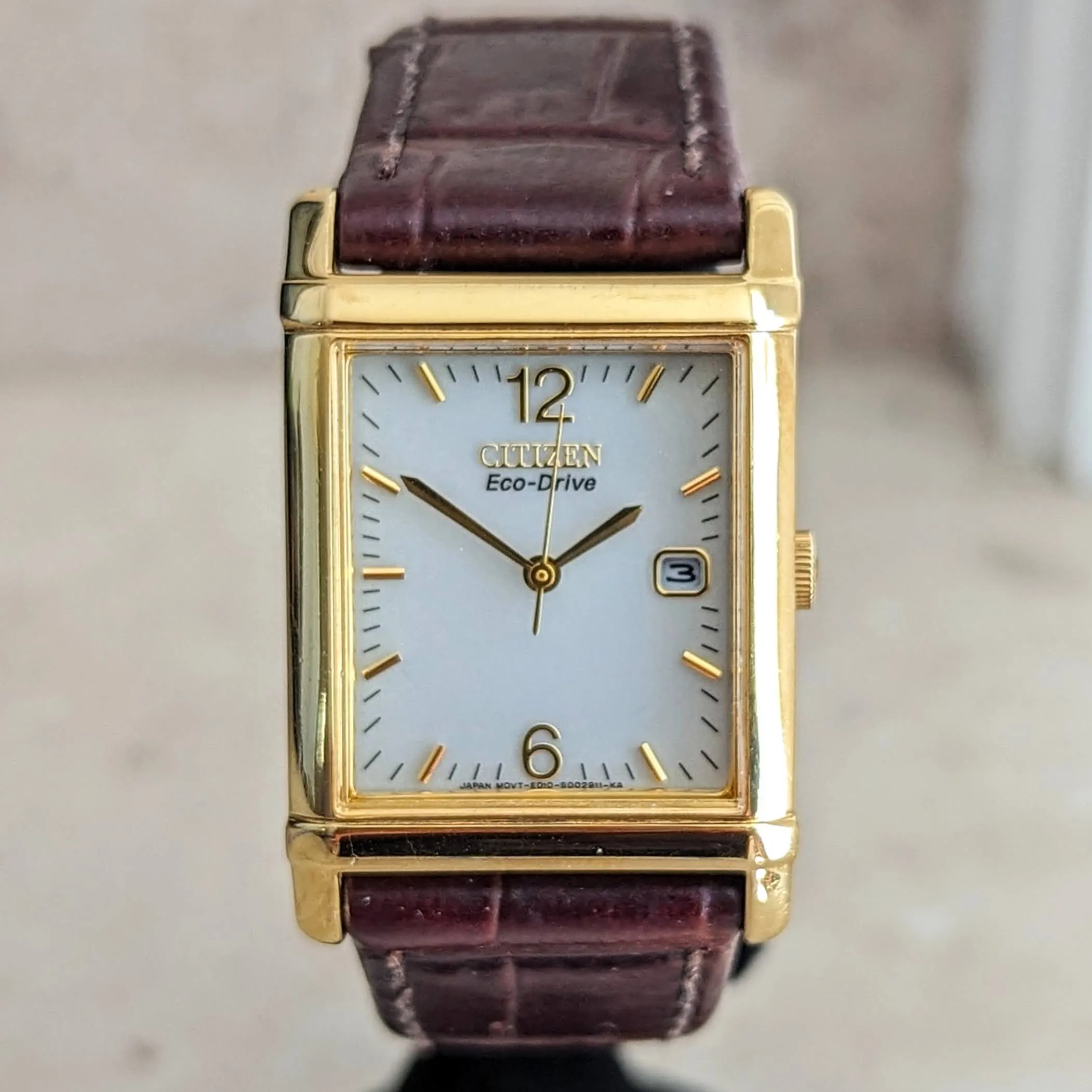 CITIZEN Eco-Drive Watch Date Indicator Quartz Vintage Wristwatch B011-S071003