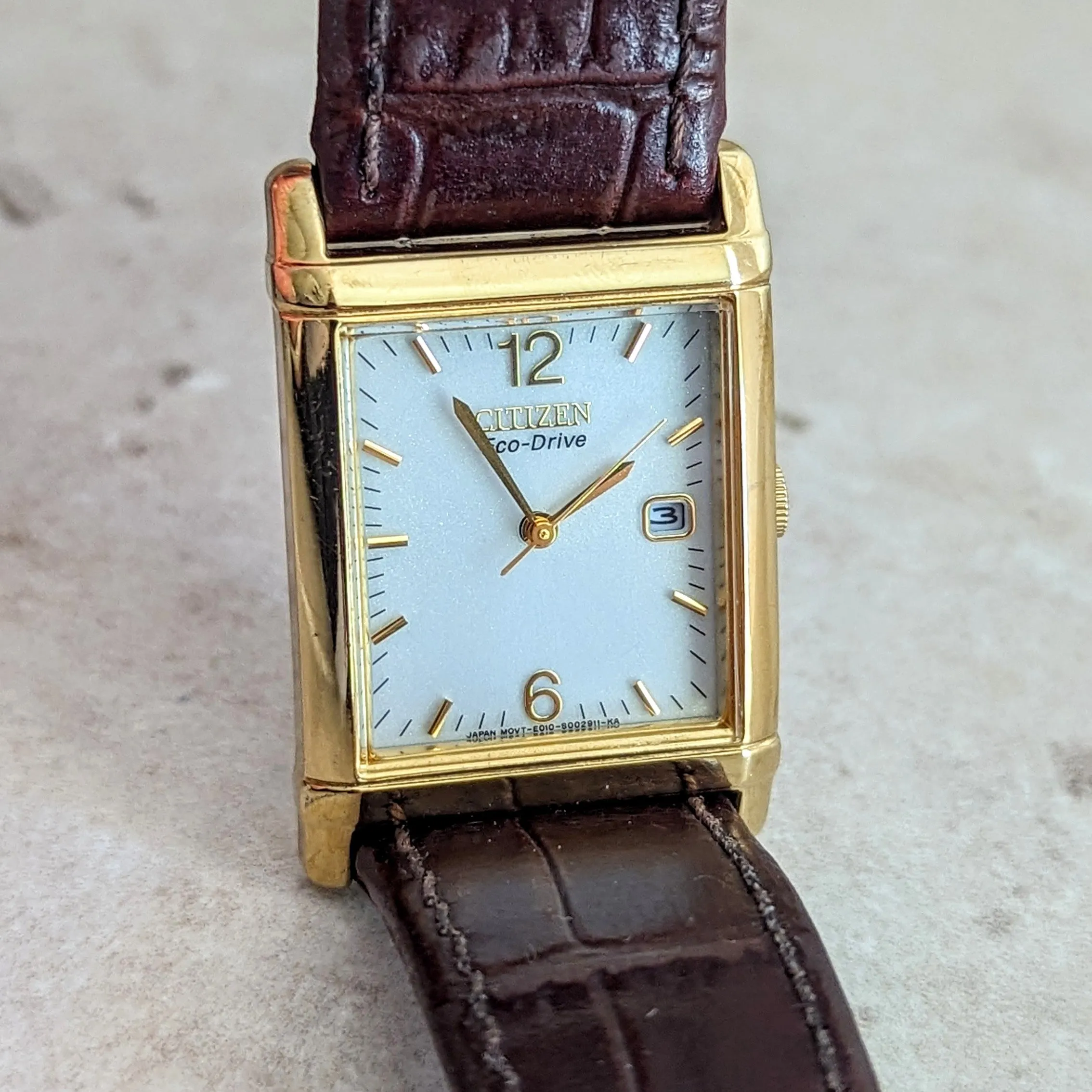 CITIZEN Eco-Drive Watch Date Indicator Quartz Vintage Wristwatch B011-S071003