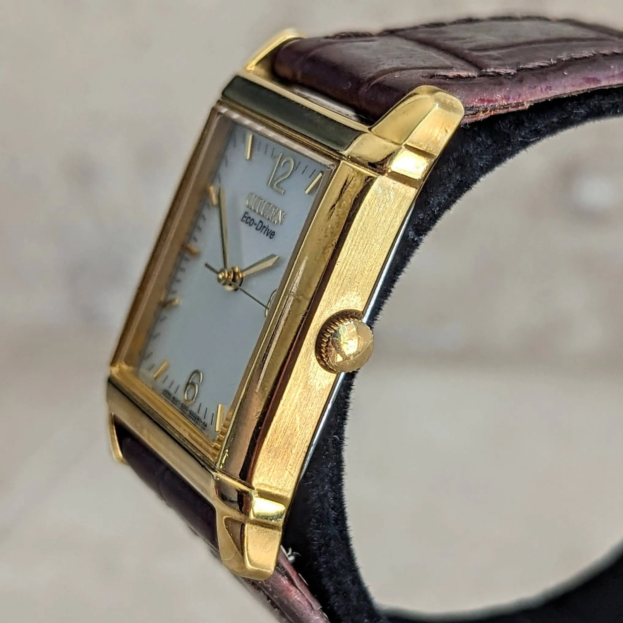 CITIZEN Eco-Drive Watch Date Indicator Quartz Vintage Wristwatch B011-S071003