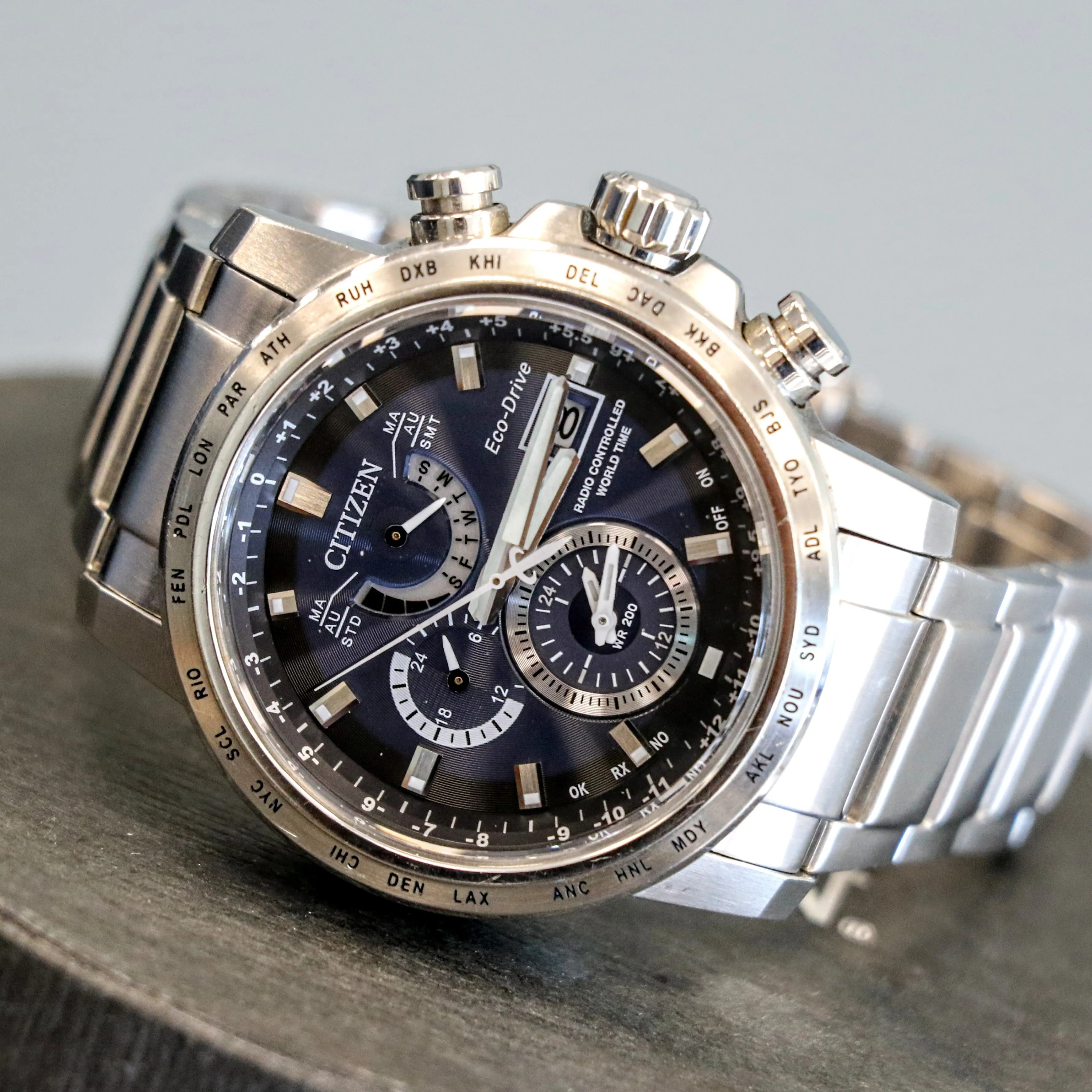 CITIZEN World Time A-T Watch Ref. AT9070-51L Eco-Drive Date Indicator Radio Controlled Wristwatch Box & Extra Links!