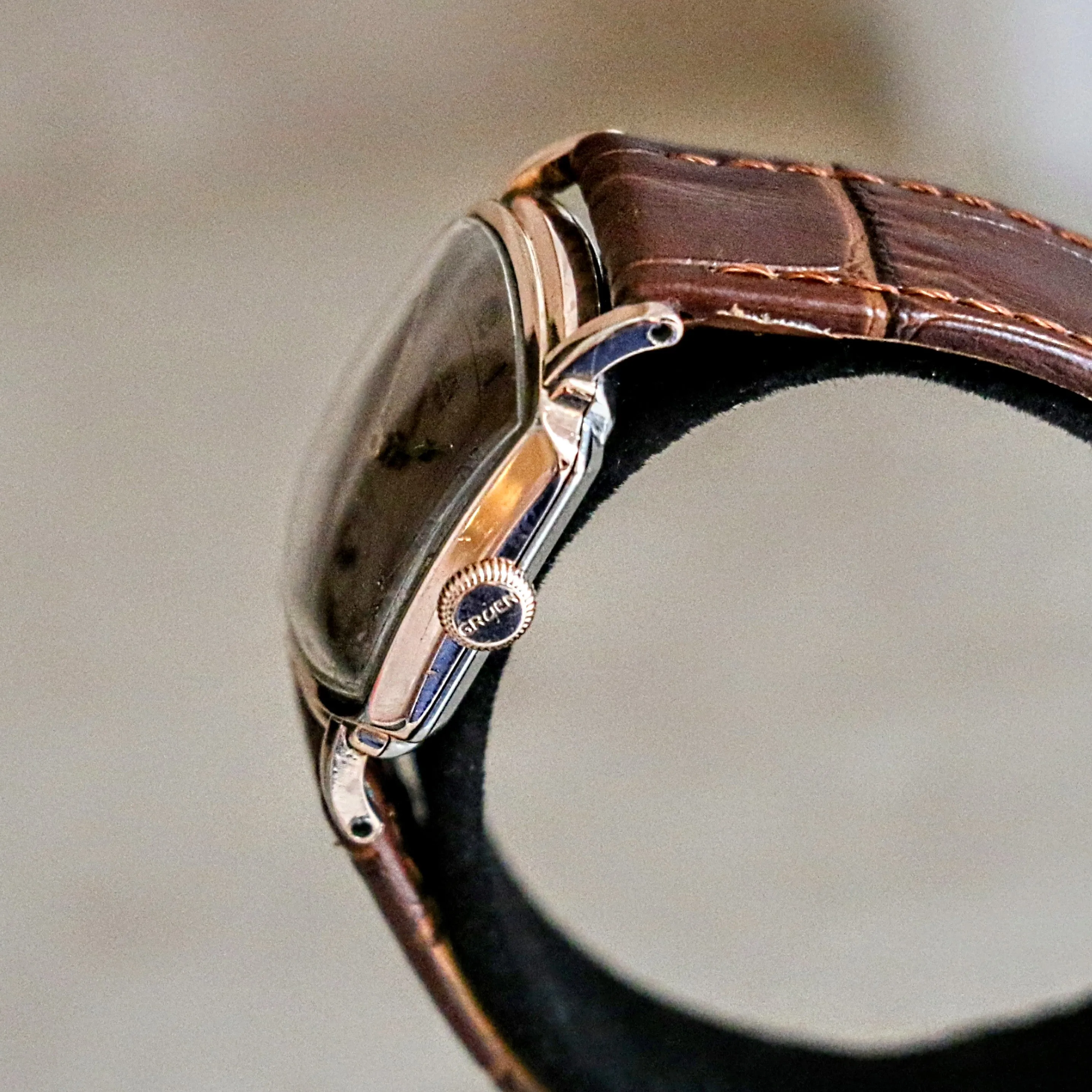 GRUEN Veri-Thin Precision Wristwatch Coral Gold Case & Dial Conoruma Movement Grade 405 Watch