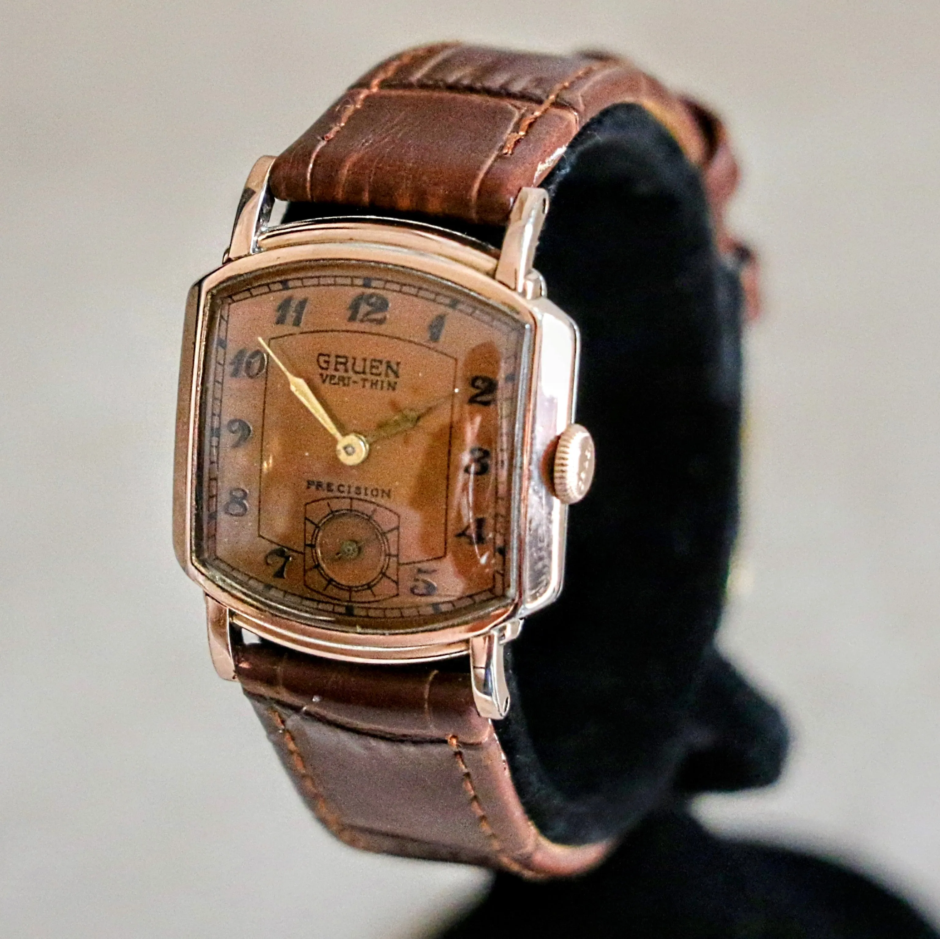 GRUEN Veri-Thin Precision Wristwatch Coral Gold Case & Dial Conoruma Movement Grade 405 Watch