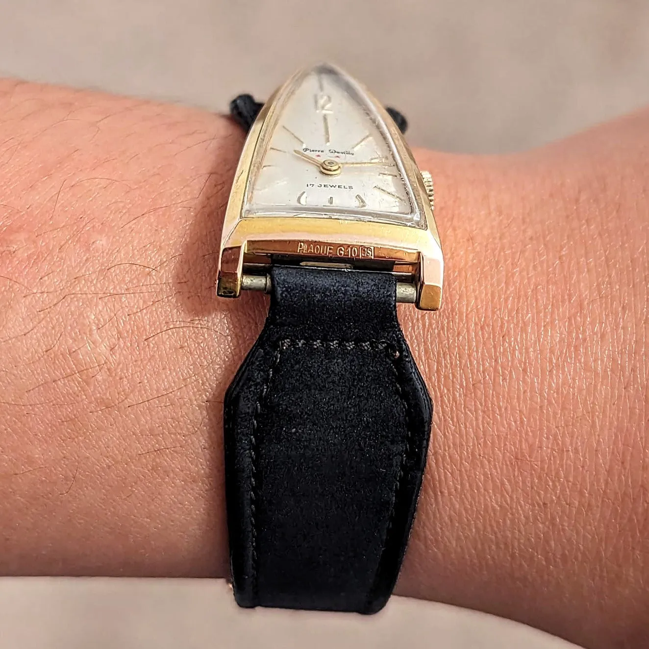 PIERRE DUVILLE “A Parabolic Watch” 17 Jewels Triangle Vintage Wristwatch