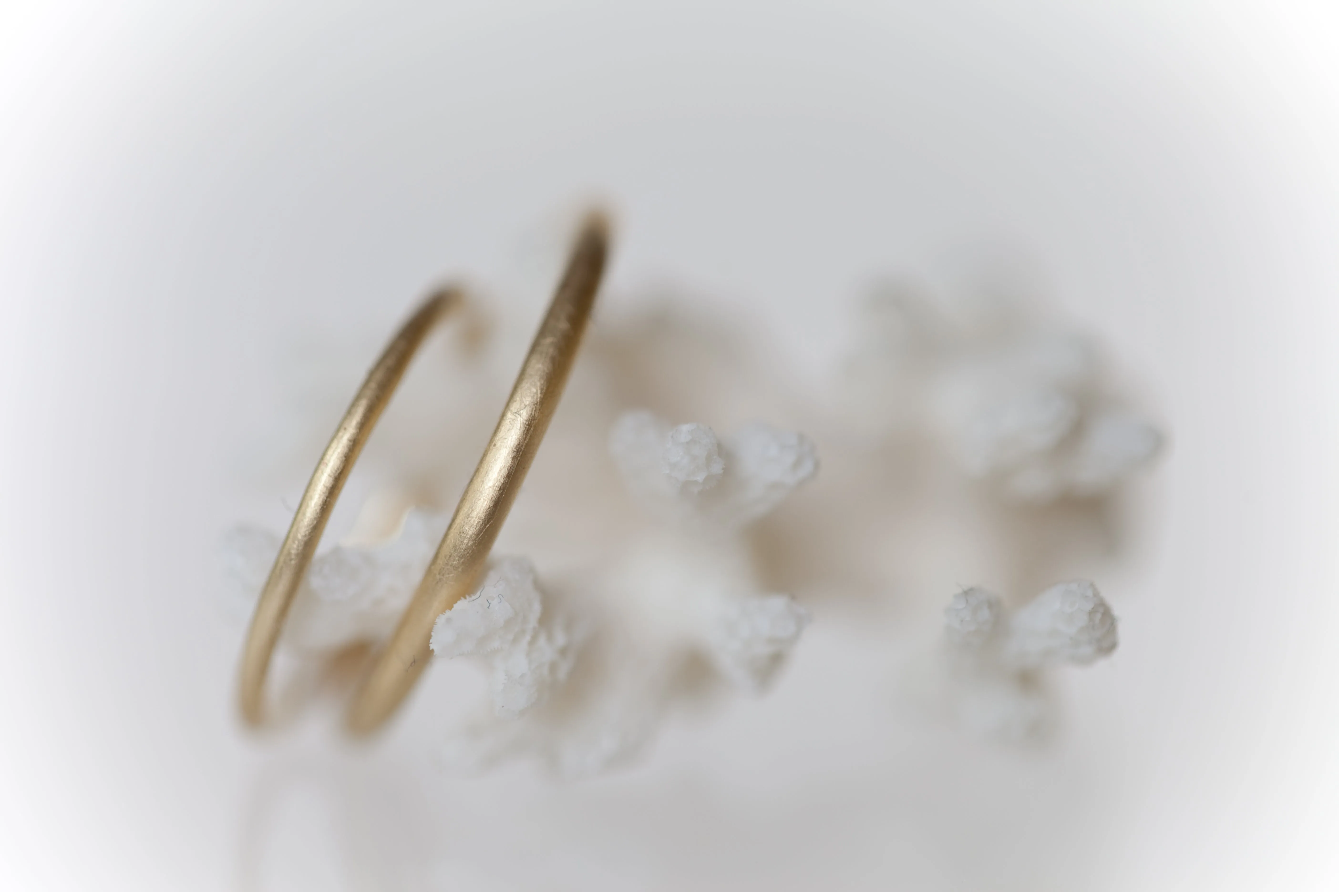Slim Round Wedding Rings Set