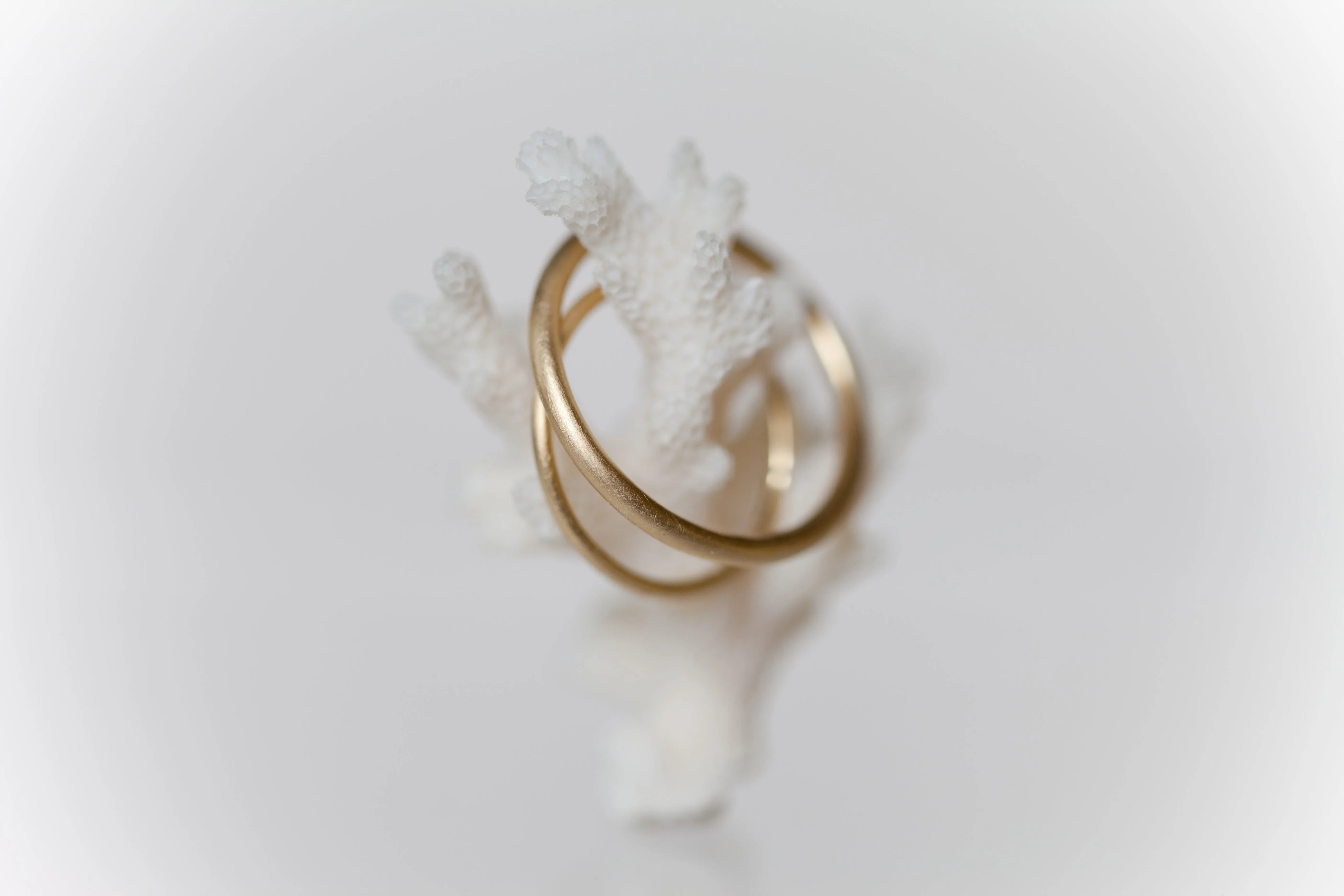 Slim Round Wedding Rings Set