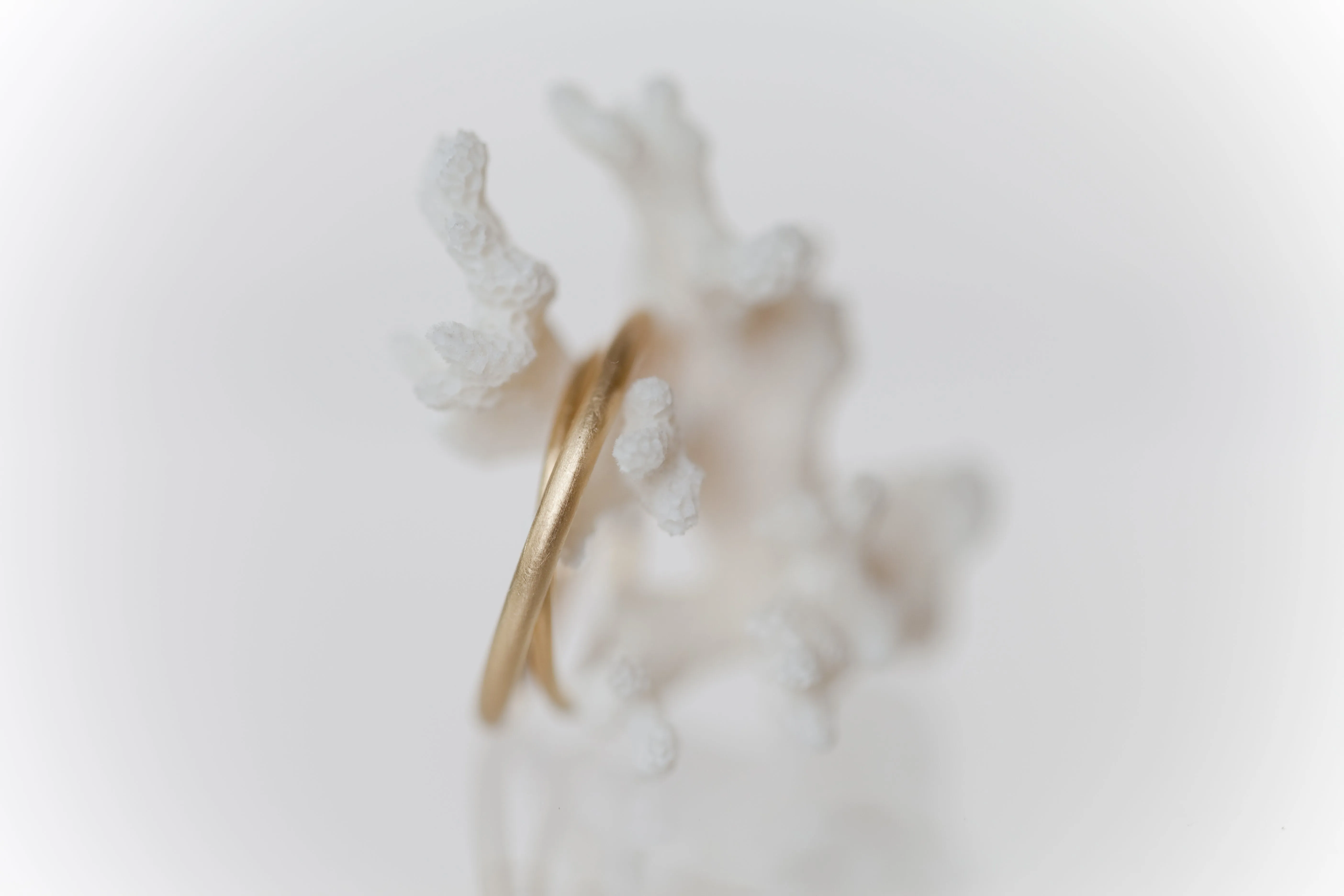 Slim Round Wedding Rings Set