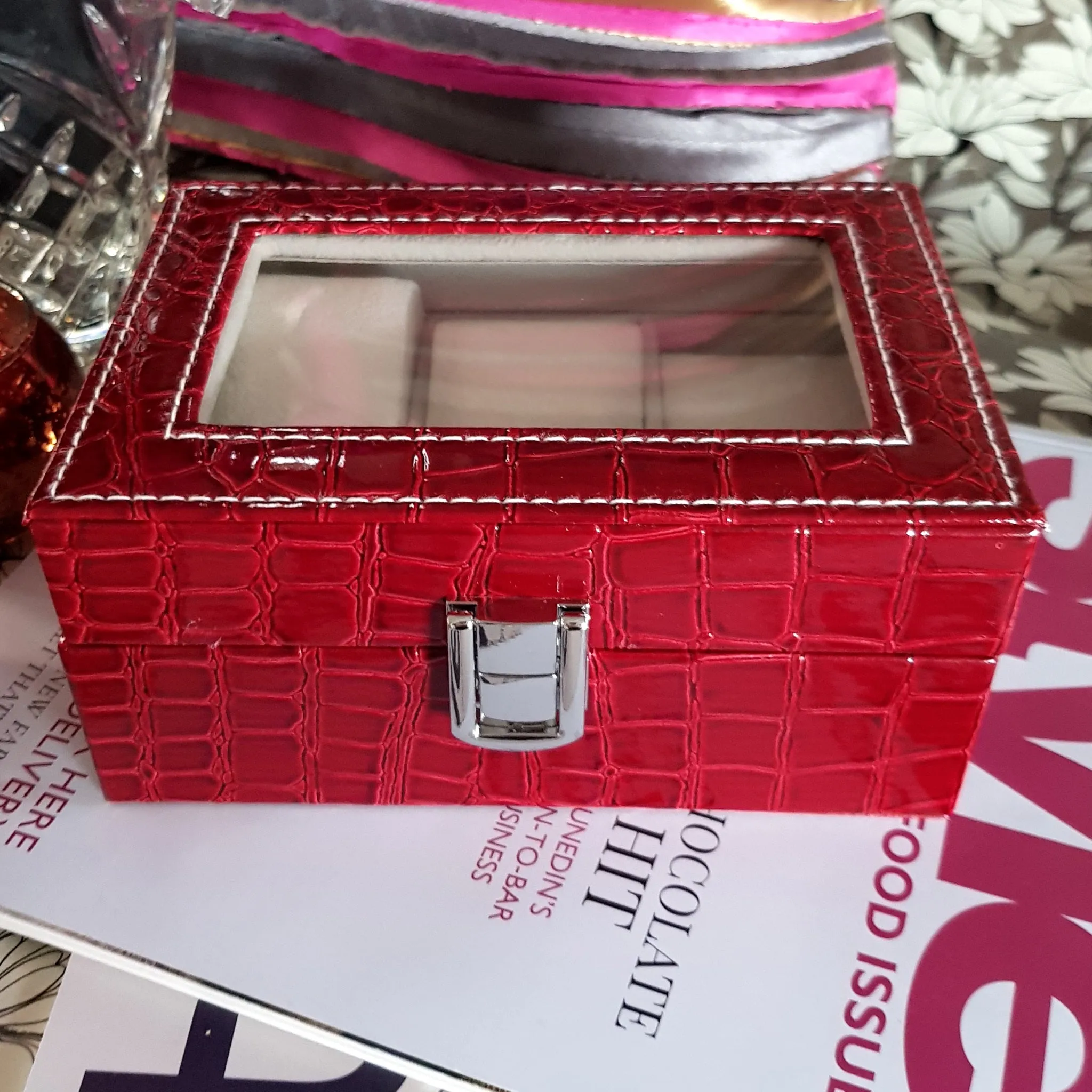 Watch Box 3 Pillow TJ6 Red